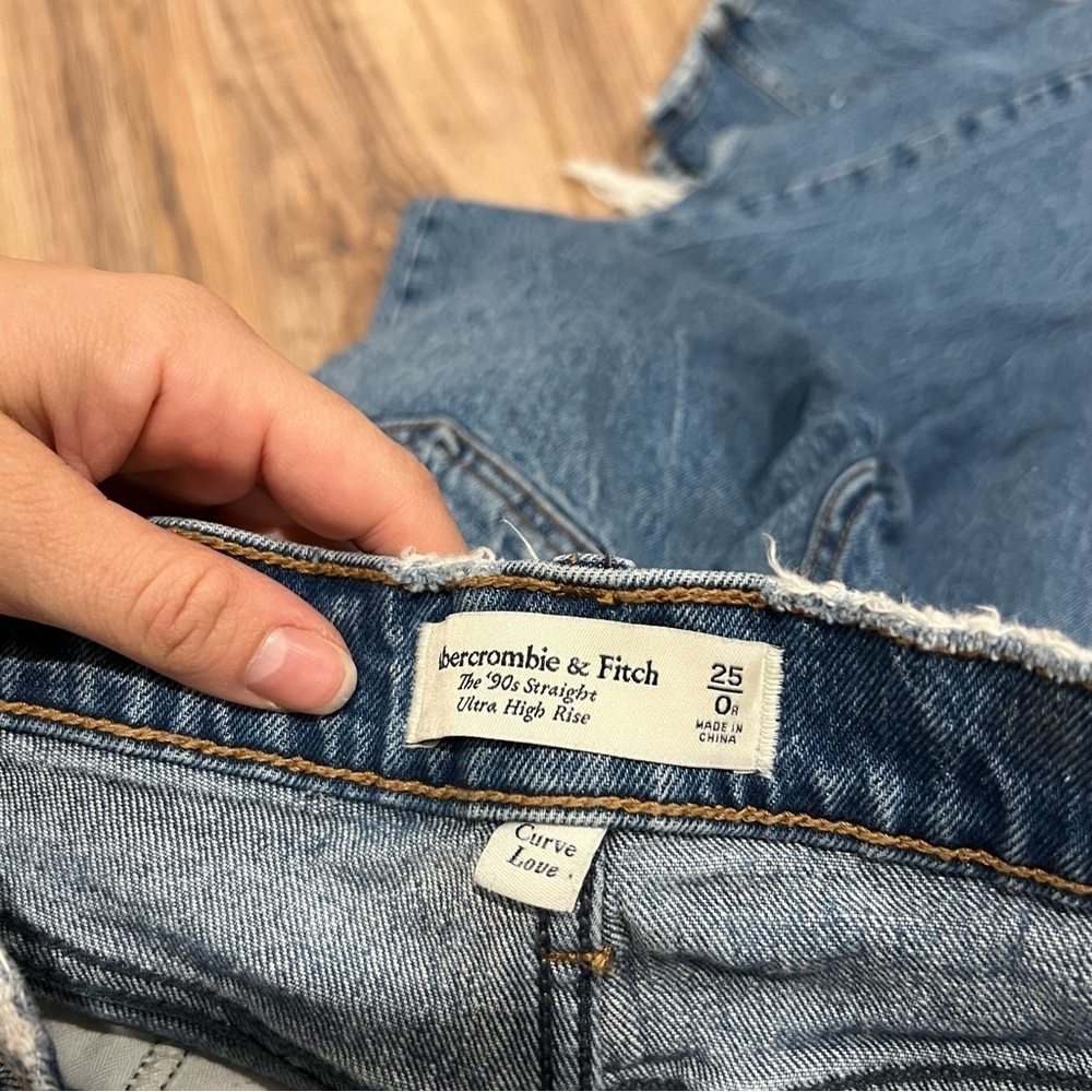 Abercrombie & Fitch Curve Love 90’s Straight Jean - Picture 9 of 11